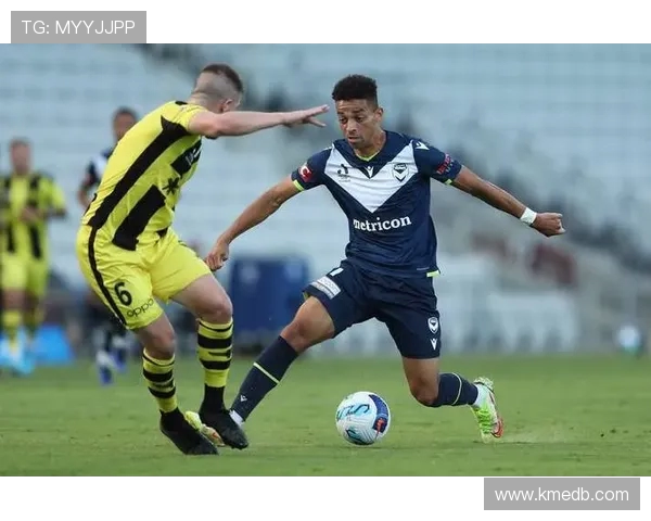 墨尔本城与帕斯的激烈对决谁能在这场比赛中笑到最后