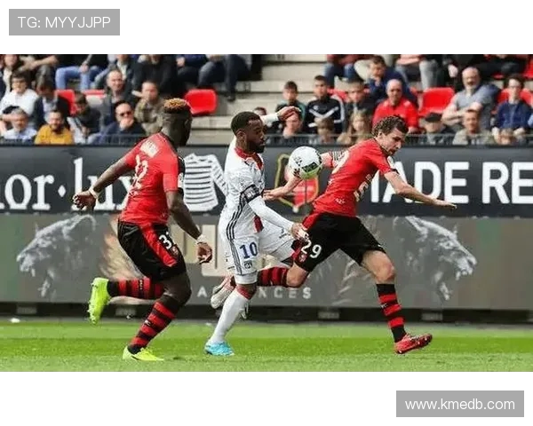 奥厄主场迎战斯图加尔力争胜利双方战术对决引人关注 奥厄主场迎战斯图加尔力争胜利双方战术对决引人关注